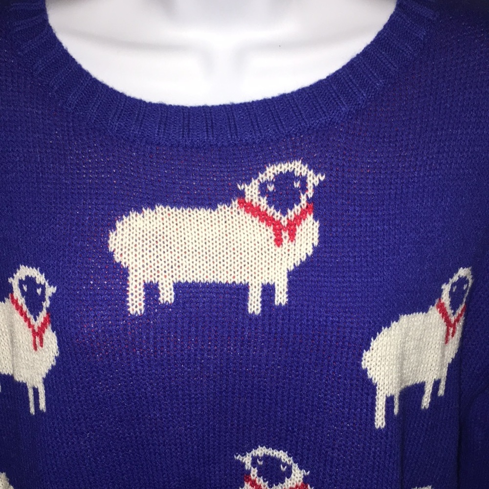 Sheep print  sweater size L - Picture 2 of 4